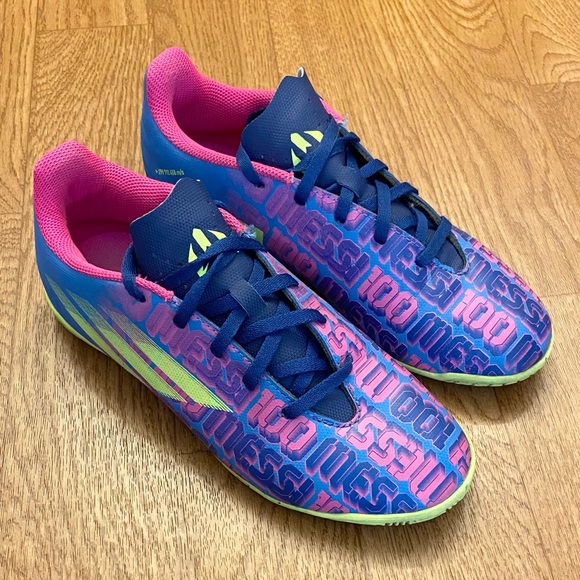 Adidas Shoes. - Picture 2 of 6